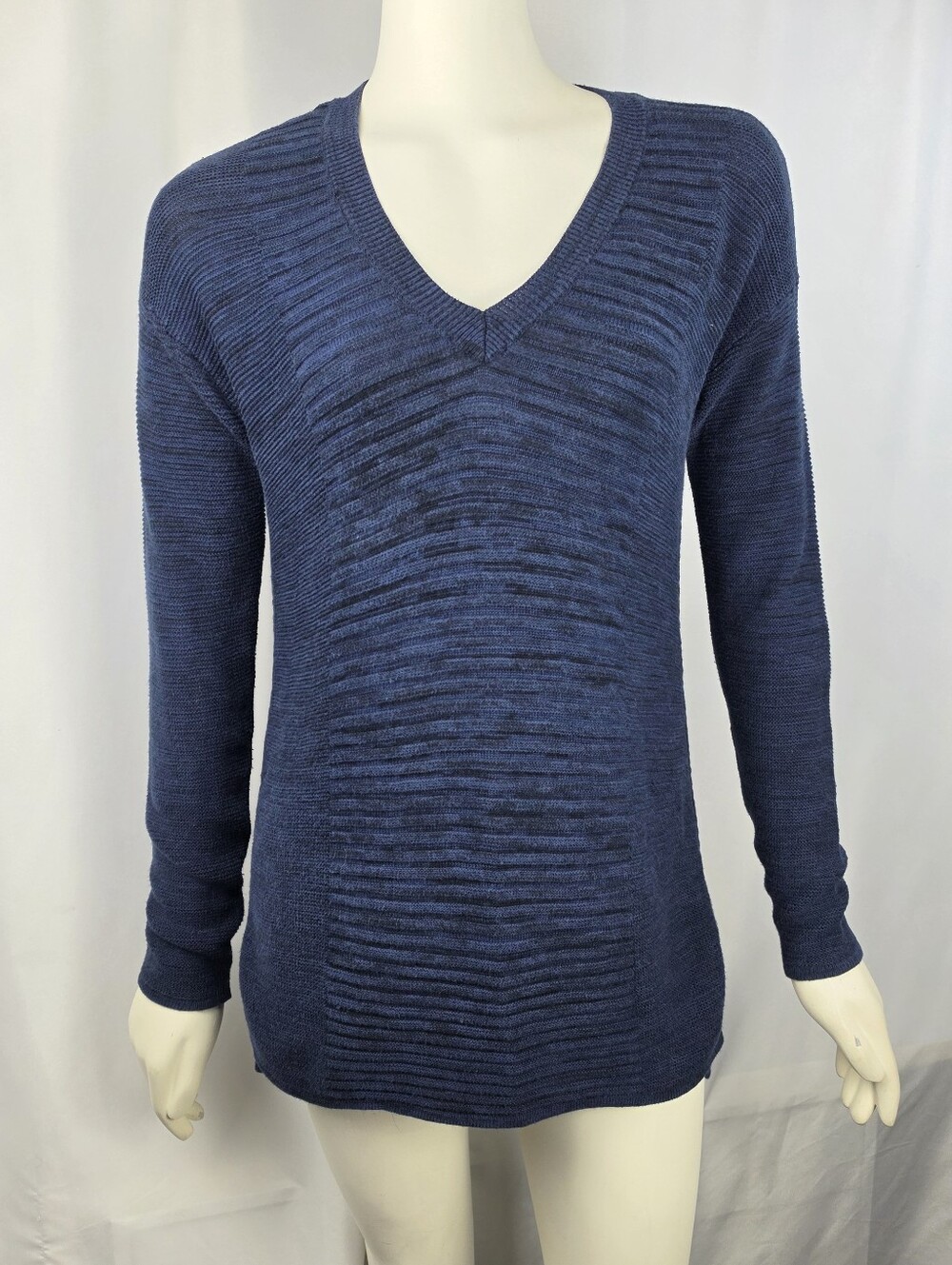 Ellen Tracy M Admiral Blue Textured Knit V Neck High Low Sweater